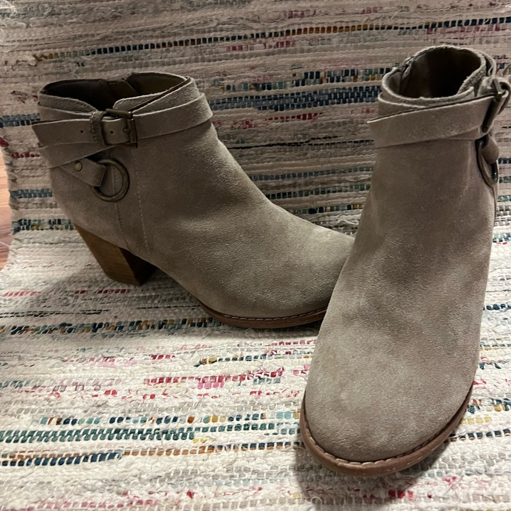 Suede Michael by Michael Shannon ankle boots